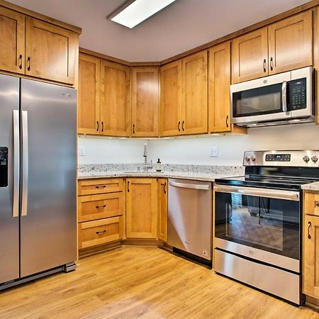 Newly Remodeled Apartment On Main Street In Saluda المظهر الخارجي الصورة