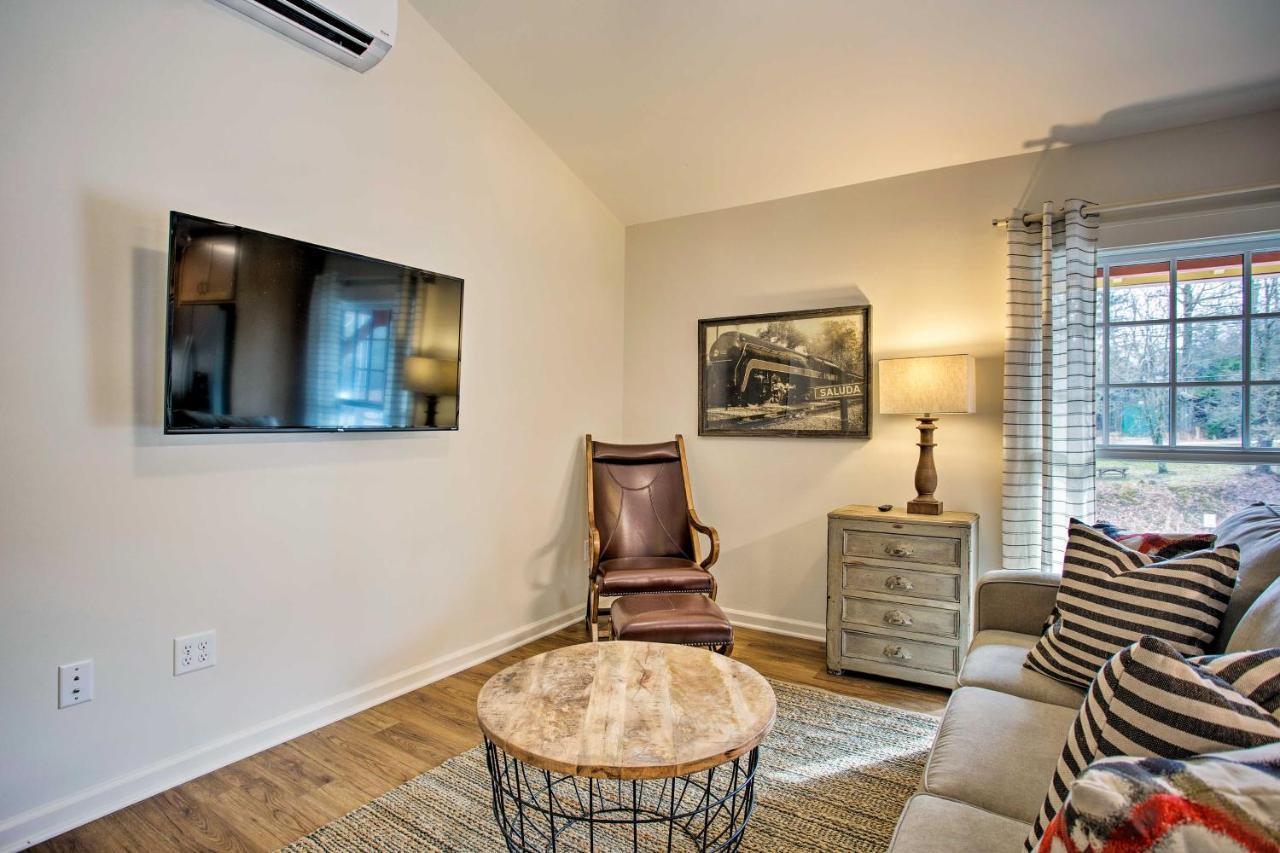 Newly Remodeled Apartment On Main Street In Saluda المظهر الخارجي الصورة
